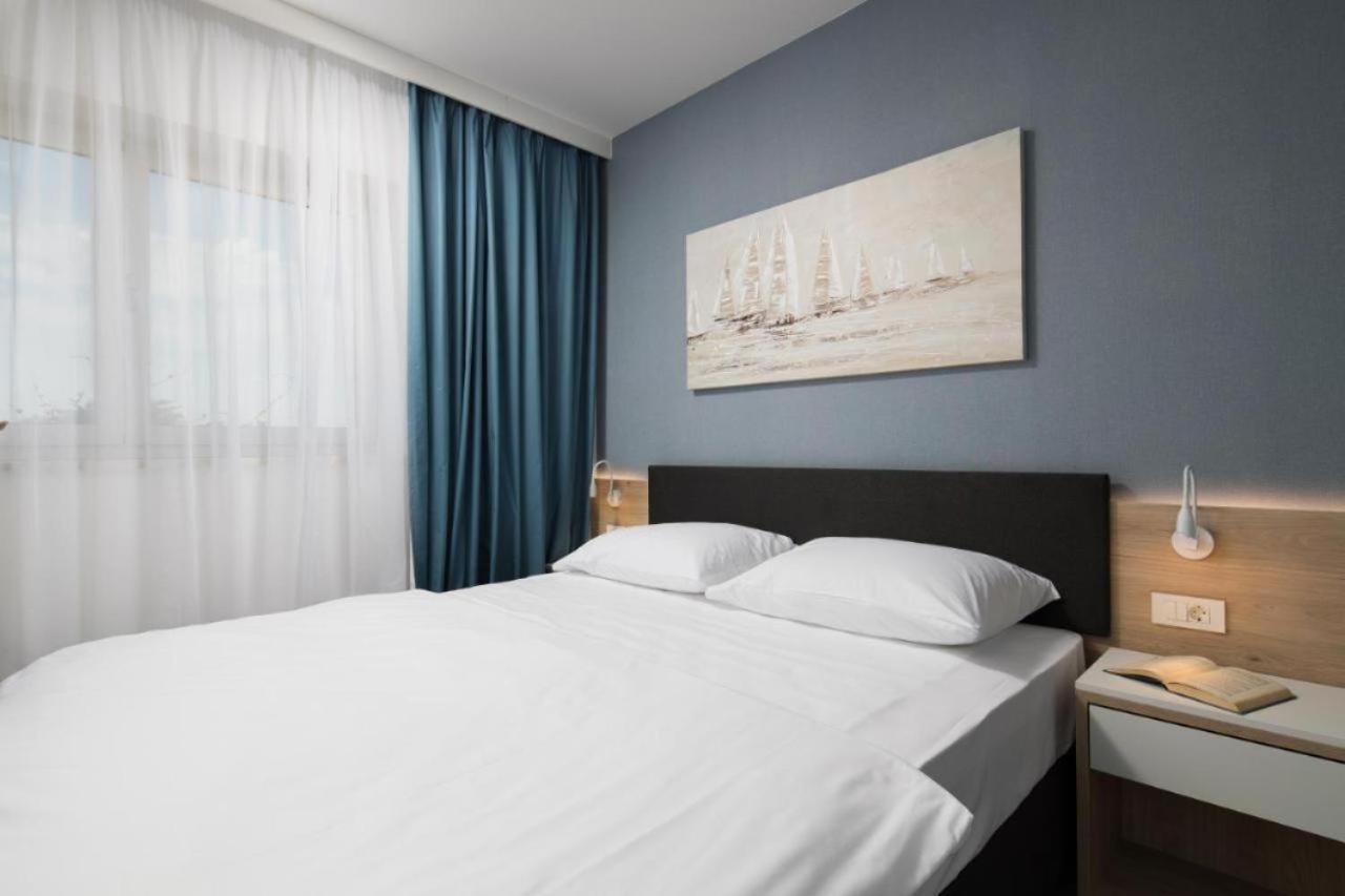 Lux Pool Suite Umag Exterior foto
